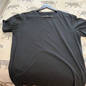 ALO Yoga Men's Black Crewneck Performance Tee